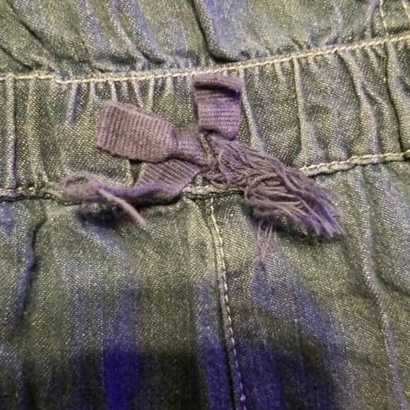 Size 3T light Jean Romper with white lace - Picture 4 of 7